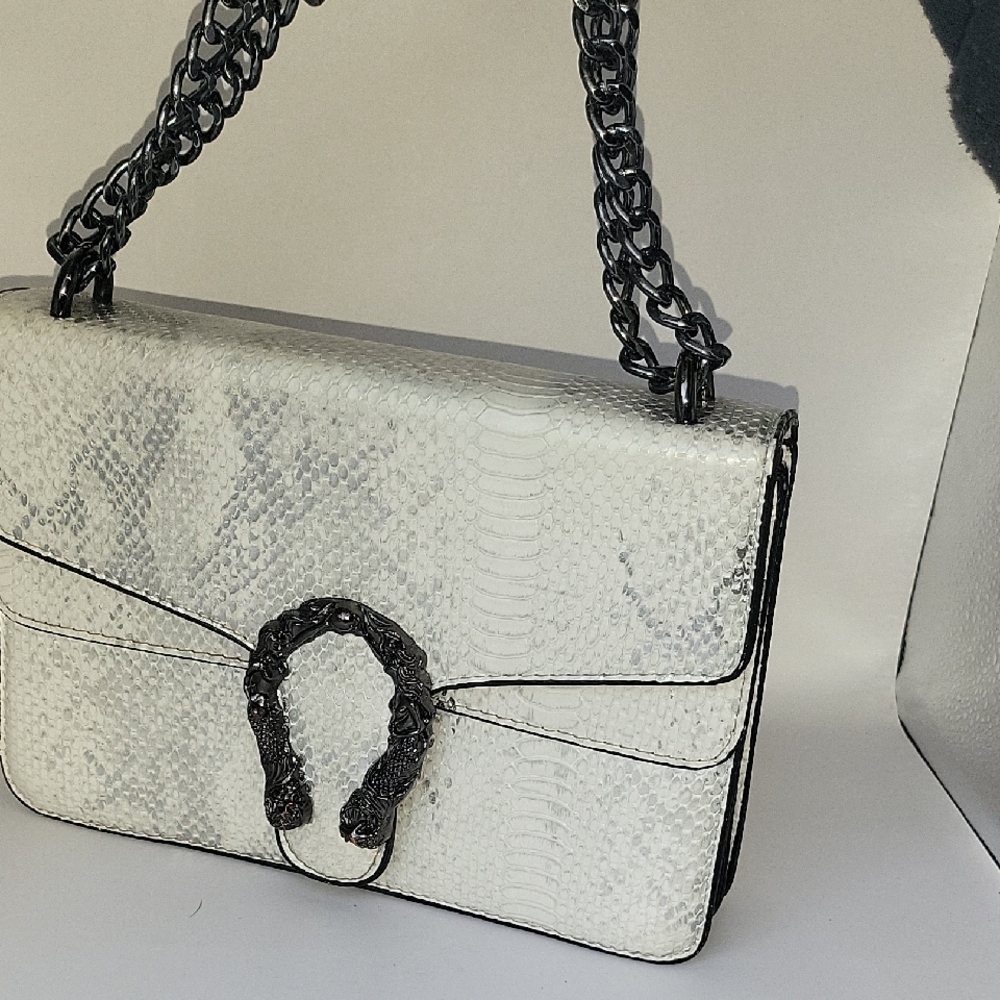 Snake Print Silver & White Chain Strap   Bag - Picture 5 of 10